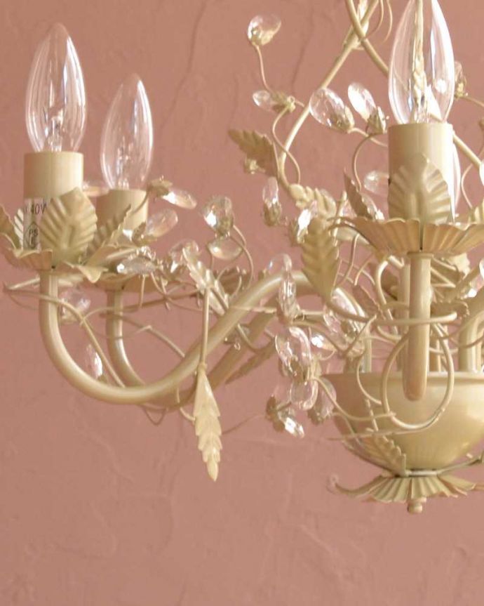 シャンデリア　照明・ライティング　気軽に使えるアンティーク風のシャンデリア(6灯)（Ｅ12電球付） 。。(cr-526)