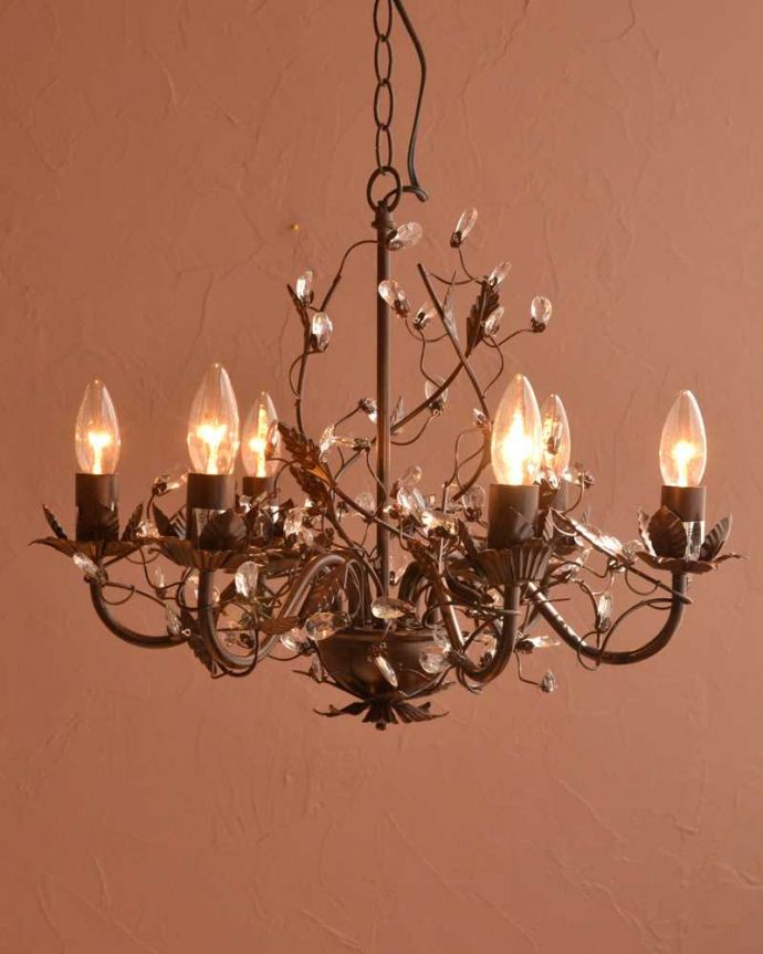 シャンデリア　照明・ライティング　気軽に使えるアンティーク風のシャンデリア(6灯)（Ｅ12電球付） 。。(cr-525)