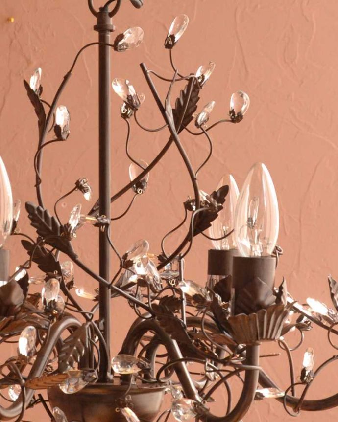 シャンデリア　照明・ライティング　気軽に使えるアンティーク風のシャンデリア(6灯)（Ｅ12電球付） 。。(cr-525)