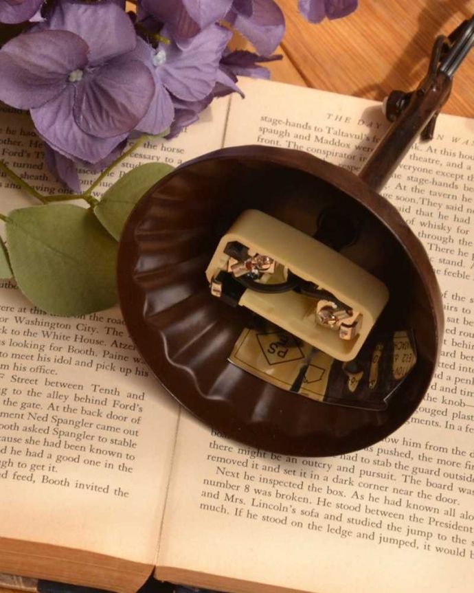 シャンデリア　照明・ライティング　気軽に使えるアンティーク風のシャンデリア(6灯)（Ｅ12電球付） 。。(cr-525)