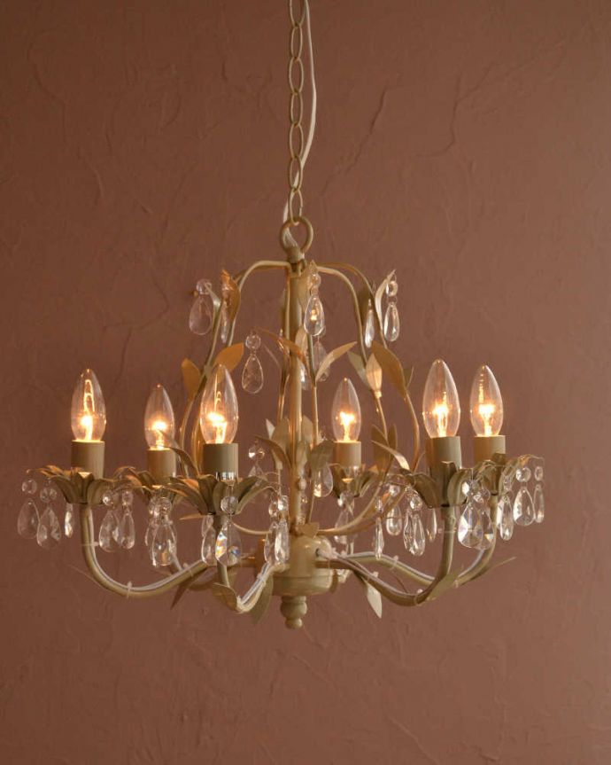 シャンデリア　照明・ライティング　手軽に使えるアクリルガラスがキレイなアンティーク風シャンデリア(6灯)（Ｅ12電球付） 。。(cr-500)