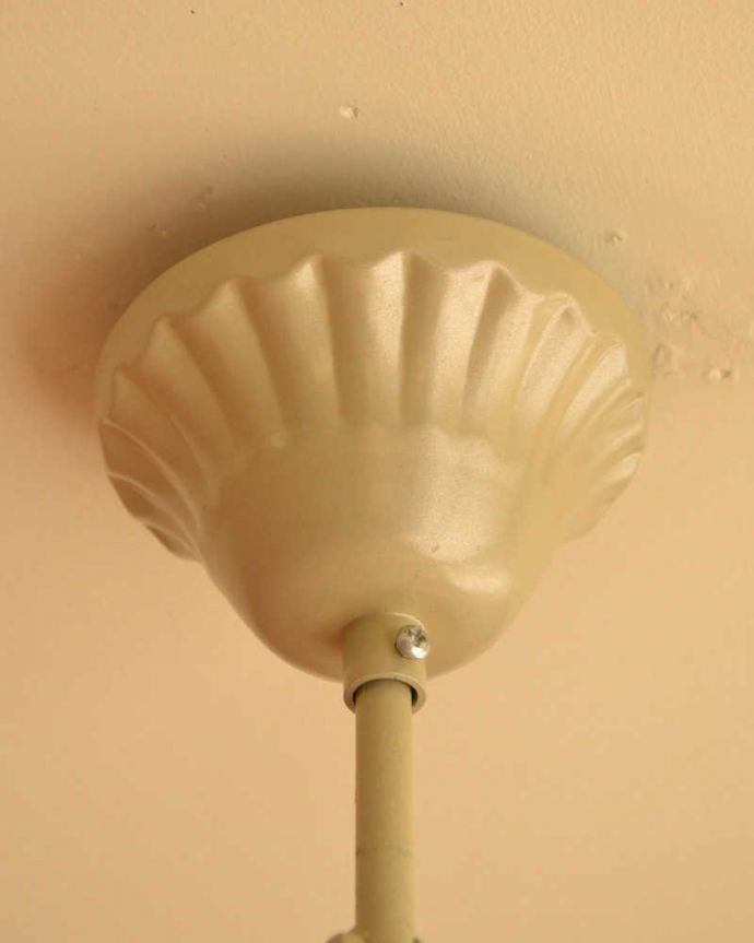 シャンデリア　照明・ライティング　手軽に使えるアクリルガラスがキレイなアンティーク風シャンデリア(6灯)（Ｅ12電球付） 。カバーも付いています。(cr-500)