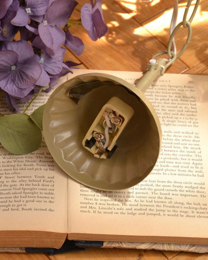 シャンデリア　照明・ライティング　手軽に使えるアクリルガラスがキレイなアンティーク風シャンデリア(6灯)（Ｅ12電球付） 。。(cr-500)