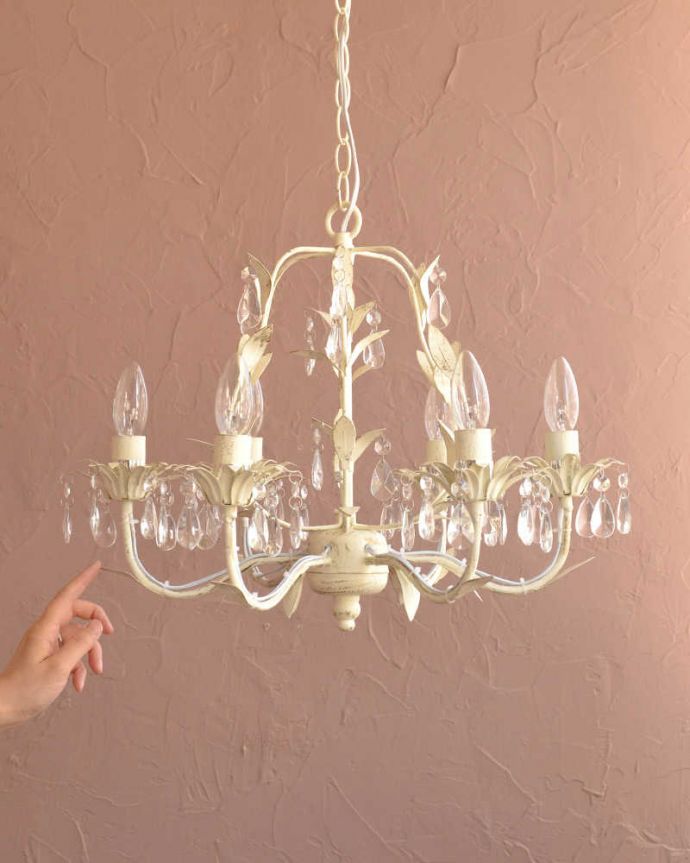 シャンデリア　照明・ライティング　手軽に使えるアクリルガラスがキレイなアンティーク風シャンデリア(6灯)（Ｅ12電球付）。。(cr-501)