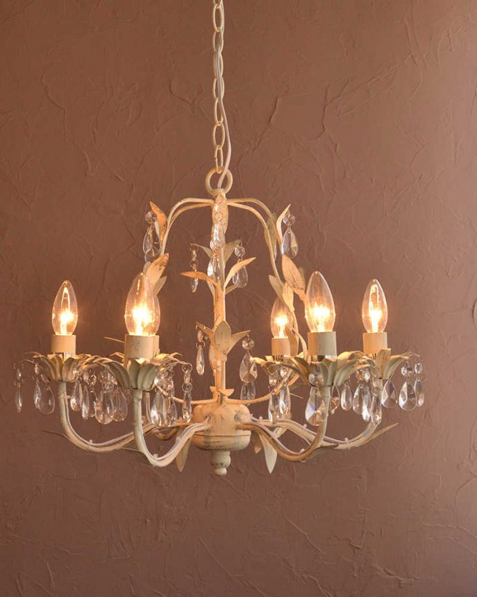 シャンデリア　照明・ライティング　手軽に使えるアクリルガラスがキレイなアンティーク風シャンデリア(6灯)（Ｅ12電球付）。。(cr-501)