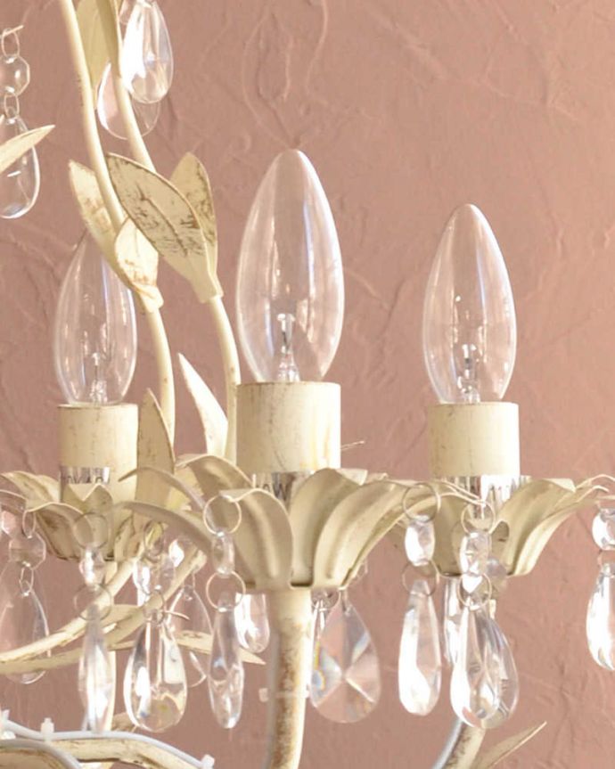 シャンデリア　照明・ライティング　手軽に使えるアクリルガラスがキレイなアンティーク風シャンデリア(6灯)（Ｅ12電球付）。。(cr-501)