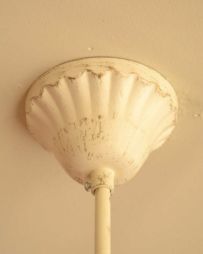 シャンデリア　照明・ライティング　手軽に使えるアクリルガラスがキレイなアンティーク風シャンデリア(6灯)（Ｅ12電球付）。カバーも付いています。(cr-501)