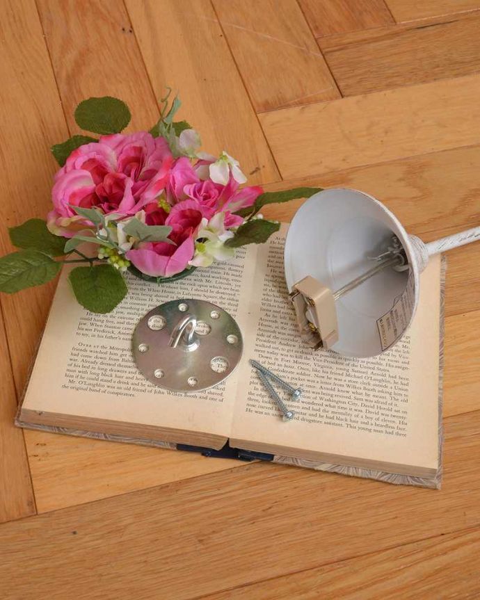 シャンデリア　照明・ライティング　気軽に使えるアンティーク風のシャンデリア(6灯)（Ｅ17電球付） 。。(cr-524)