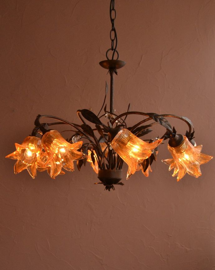 シャンデリア 照明・ライティング アンティーク風のシェード付きシャンデリア(8灯)(E17電球付)。。(cr-502)