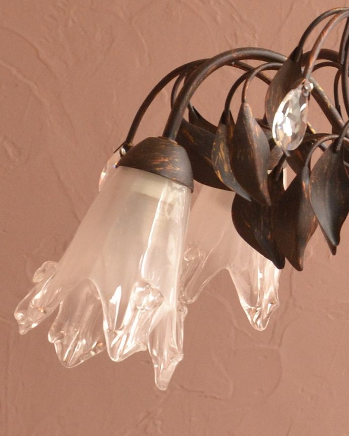 お花の形のガラスのシェード