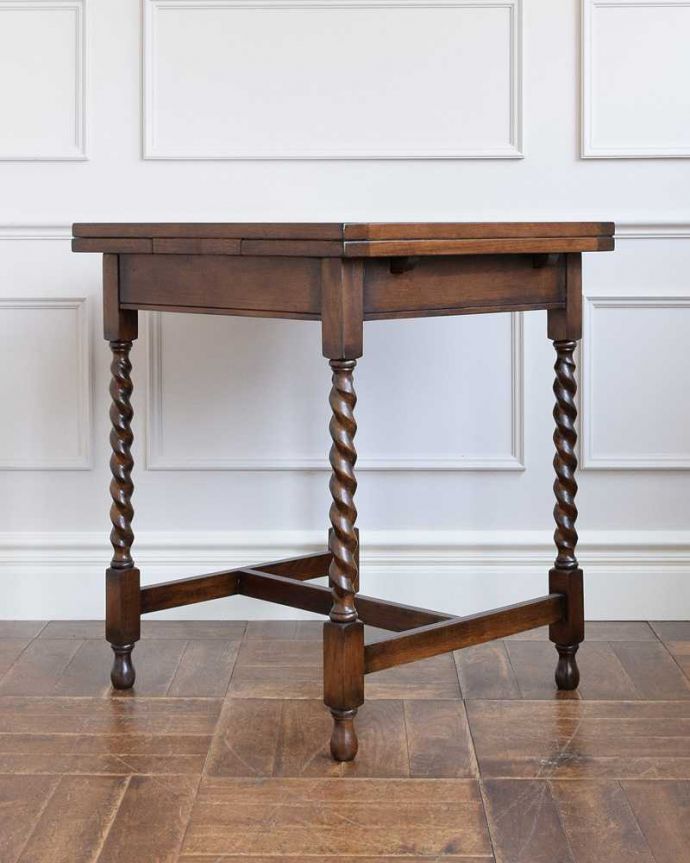 伸長式テーブルの横