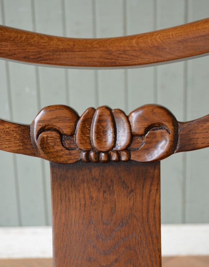 アンティーク風チェアの装飾