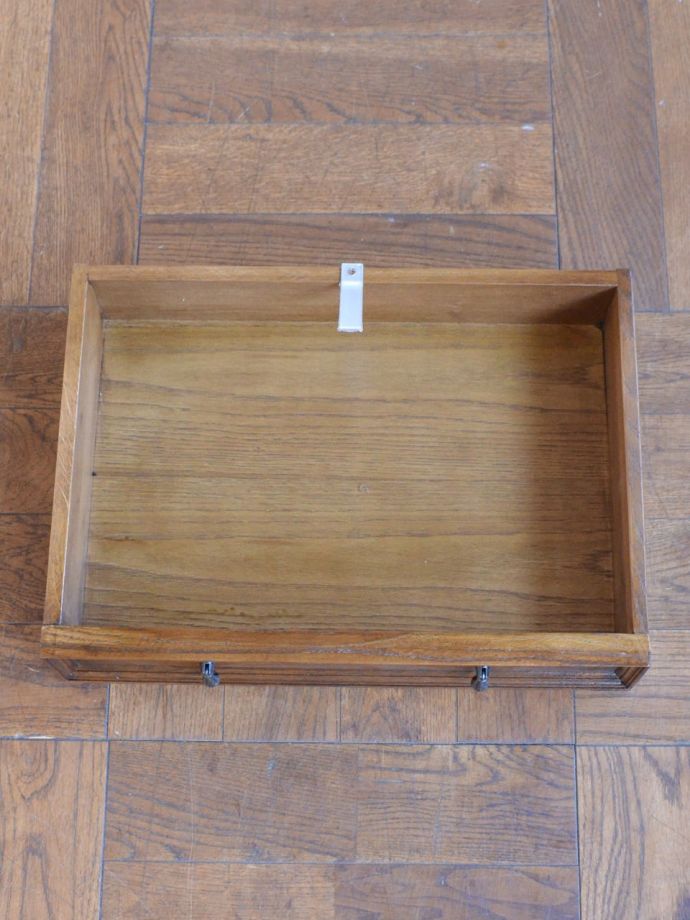 キャビネットの引き出し