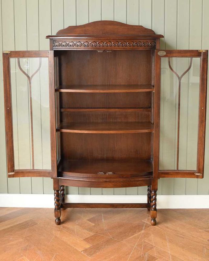 たっぷり収納できるキャビネット