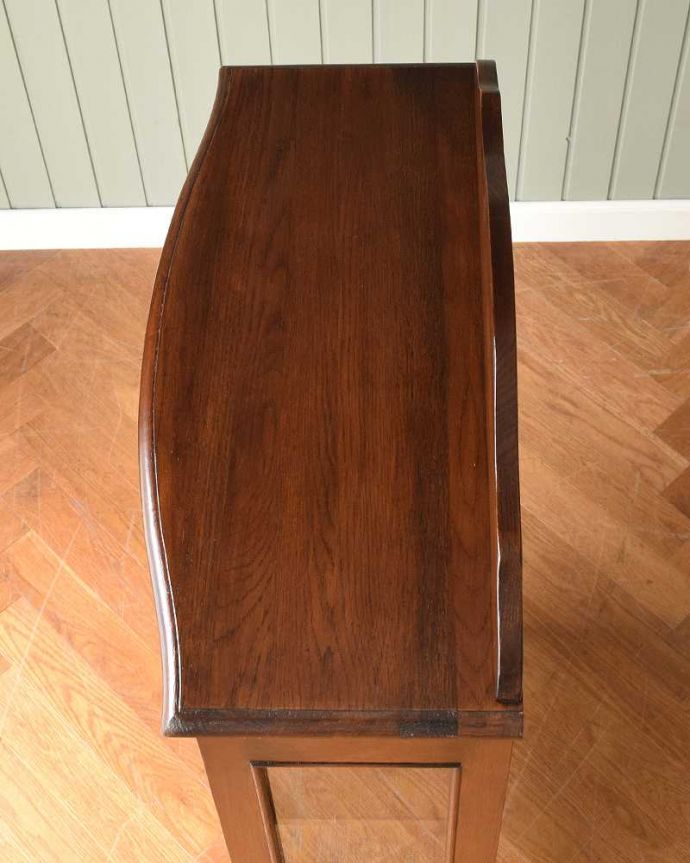 キャビネットの天板