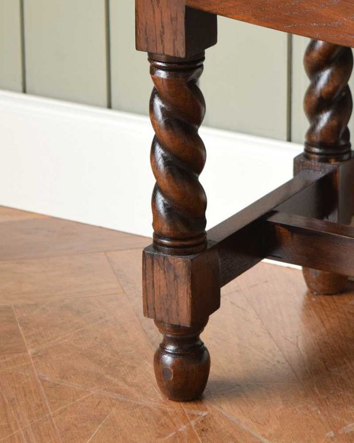 アンティーク風家具の脚