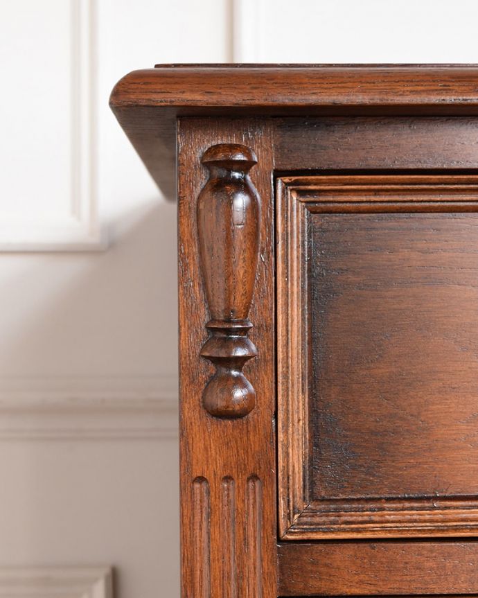 英国スタイルのアンティーク風 チェスト(y-104-f)｜アンティーク風