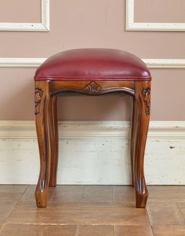 アンティーク風の椅子 アンティーク風 アンティーク風スツール。横から見た感じ。(y-105-c)