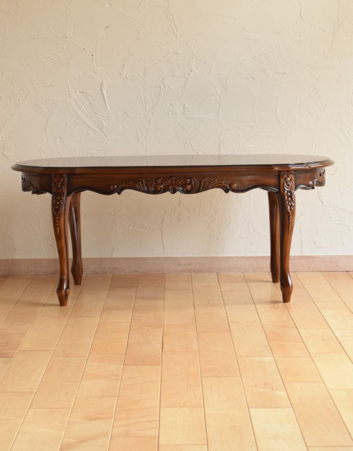 センターテーブルの横面