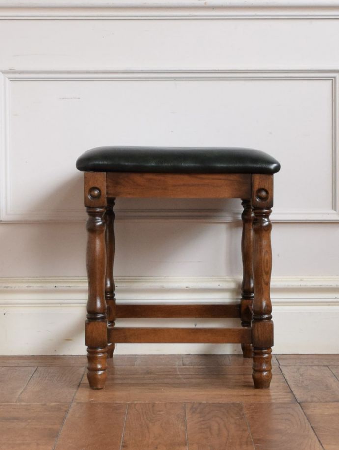 スツールの側面