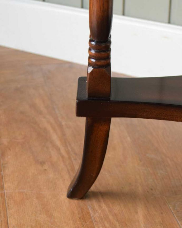 アンティーク風家具の脚