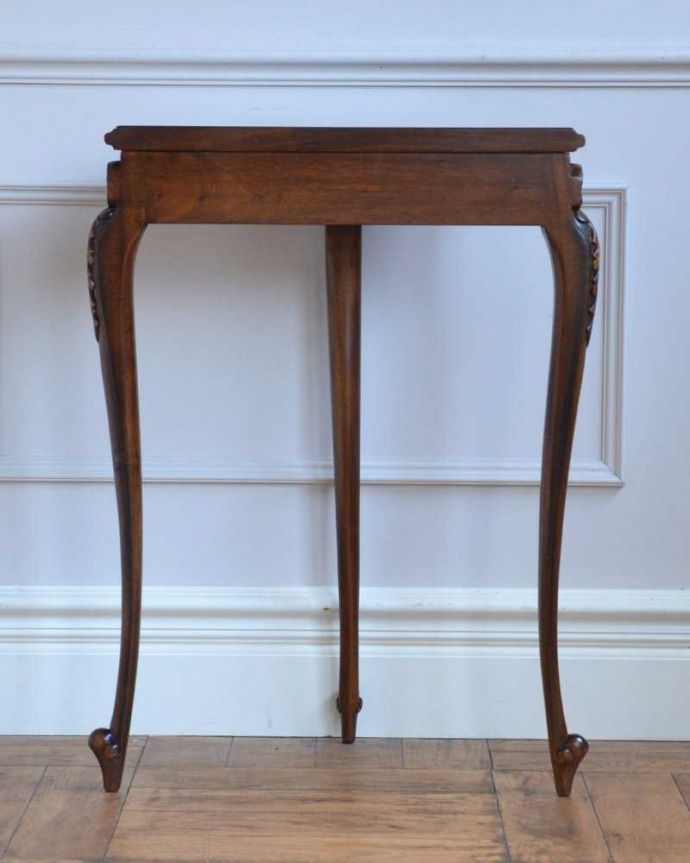 コンソールテーブルの後ろ