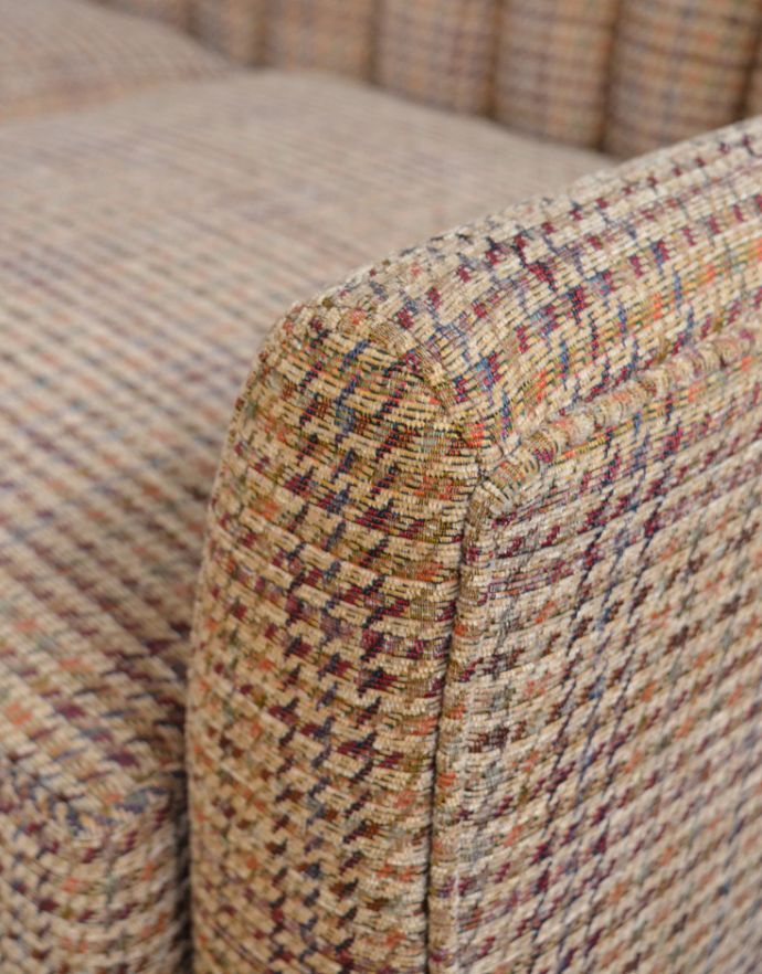 アンティーク風の椅子 アンティーク風 グレンチェックがとってもオシャレなOldCharmの二人掛けアンティーク風ソファ。アームの部分もカッコイイ肘を掛けておけるアームチェアは座ったときにやっぱりラク。(y-134-c)