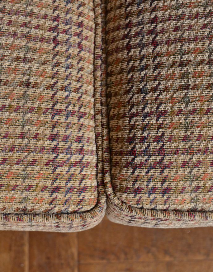 アンティーク風の椅子 アンティーク風 グレンチェックがとってもオシャレなOldCharmの二人掛けアンティーク風ソファ。近くで見ると・・・英国らしいグレンチェック柄。(y-134-c)