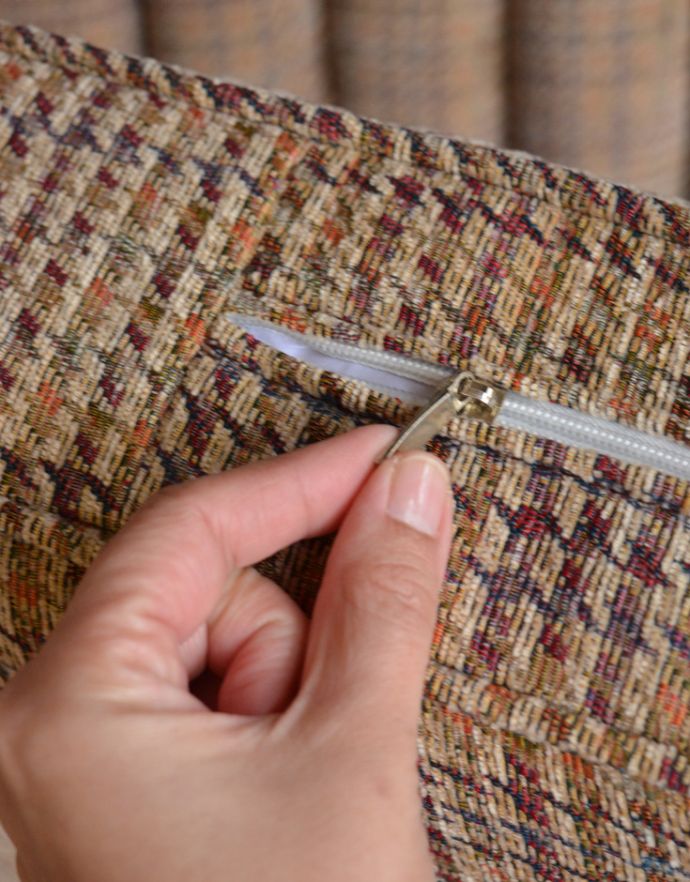 アンティーク風の椅子 アンティーク風 グレンチェックがとってもオシャレなOldCharmの二人掛けアンティーク風ソファ。取り外しOK座クッションは、簡単に外せてお手入れもカンタンです。(y-134-c)