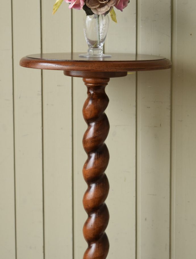 アンティーク風のフラワースタンド