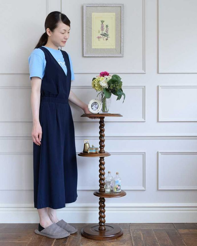 アンティーク調のプランツスタンド