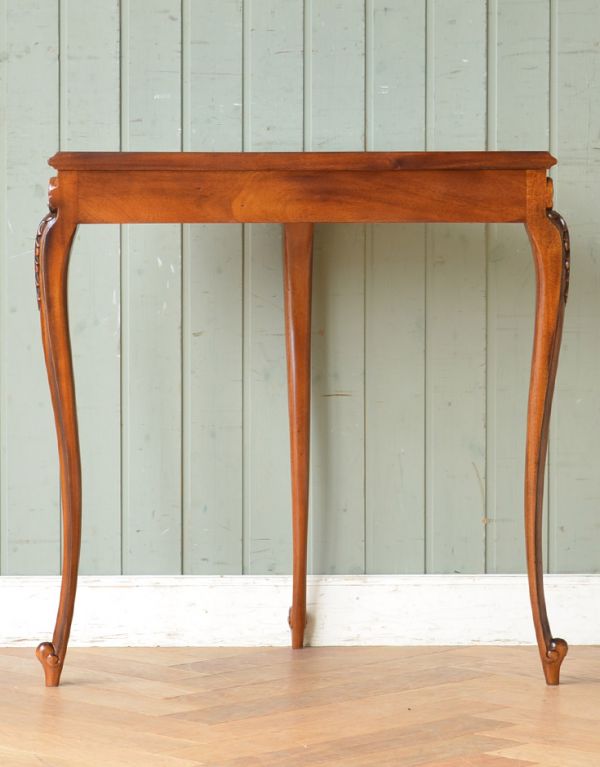 コンソールテーブルの後ろ