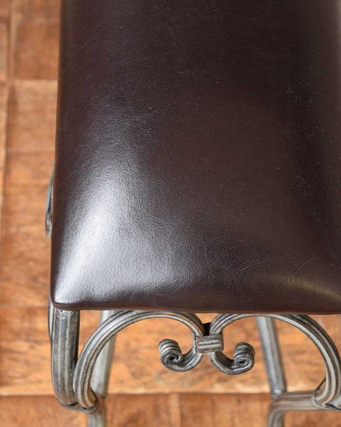 アンティーク調スツールの座面