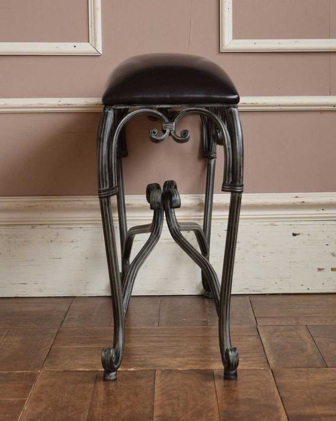 スツールの側面