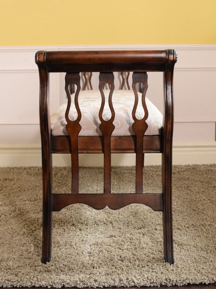 スツールの側面