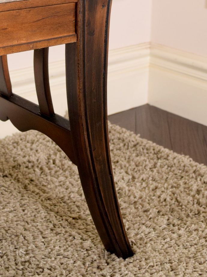 アンティーク調椅子の脚