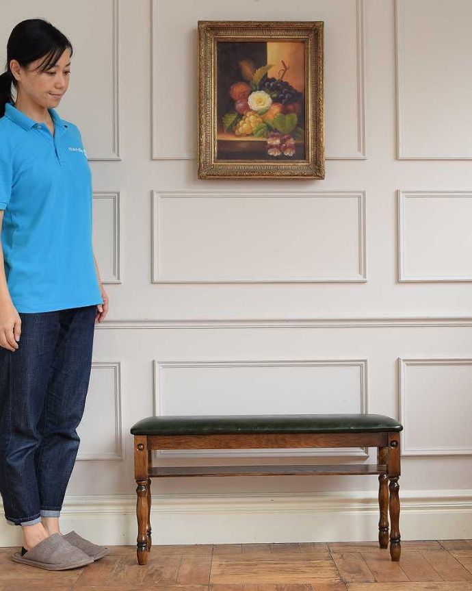 アンティーク風のスツール