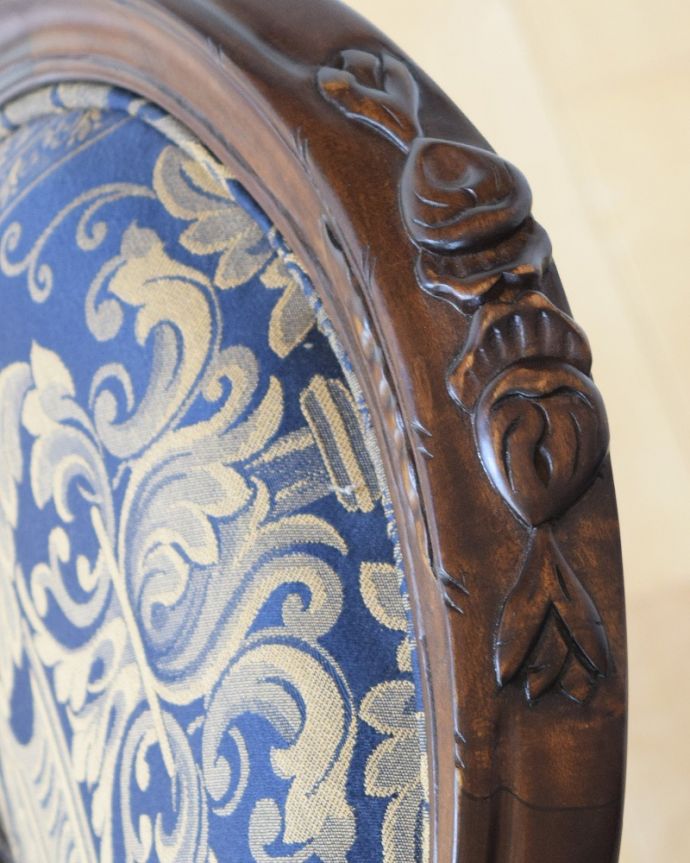 アンティーク風チェアの装飾