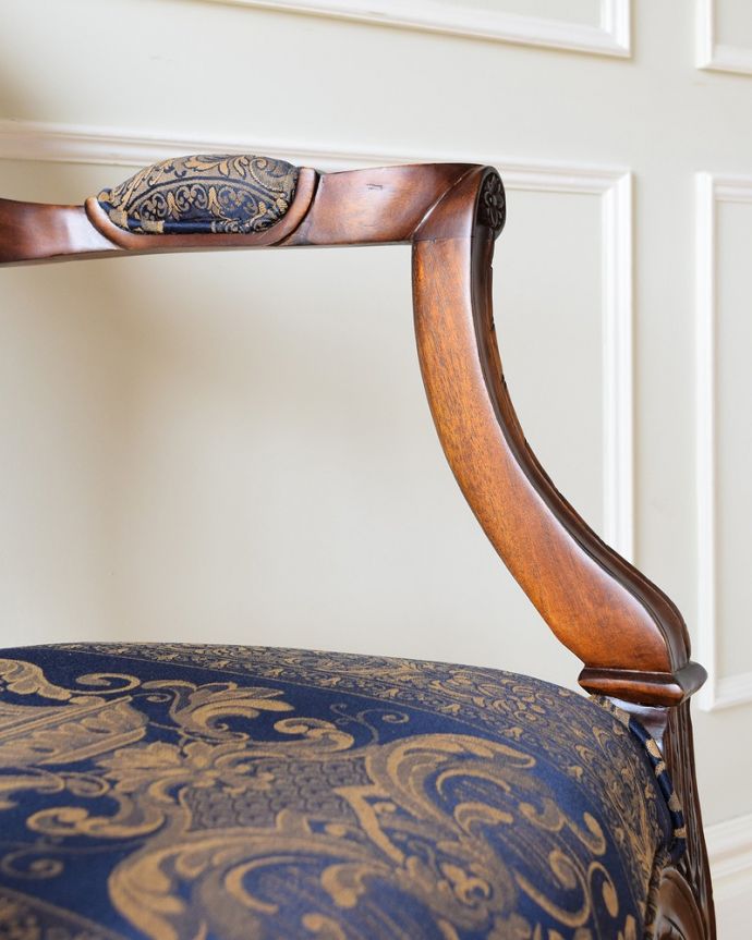 アンティーク風チェアのアーム