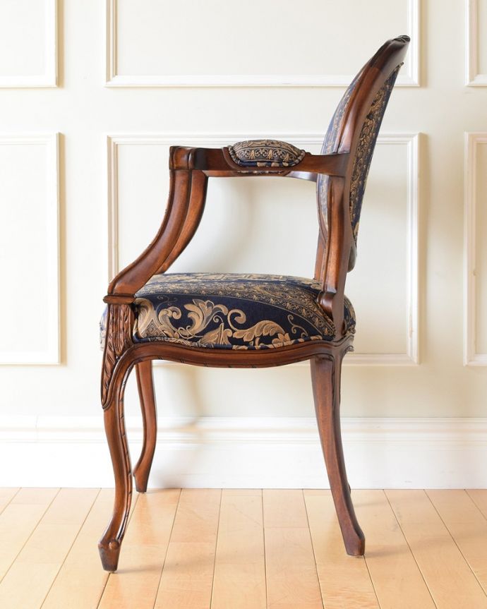 アンティーク調の横顔