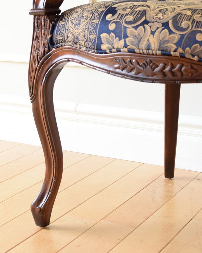 アンティーク風チェアの脚