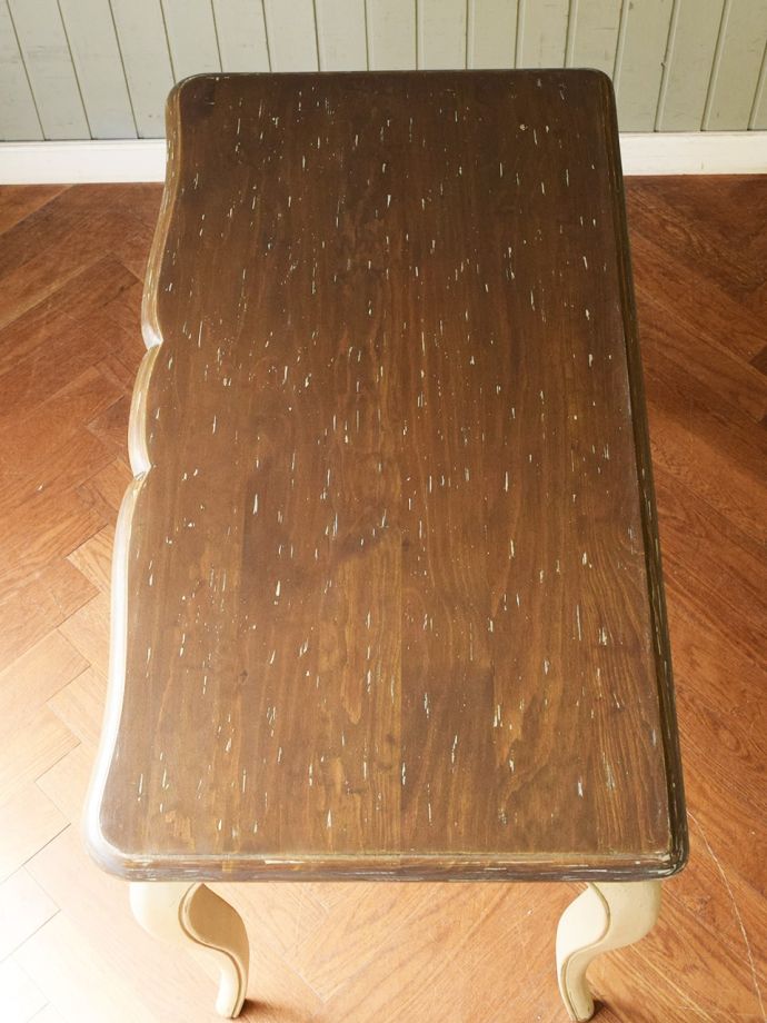 アンティーク風のおしゃれな書斎机、シャビーシックなフレンチペイント