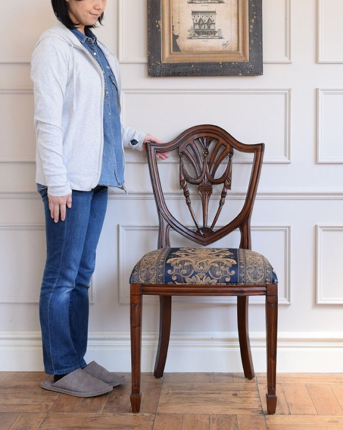 アンティーク調のチェア