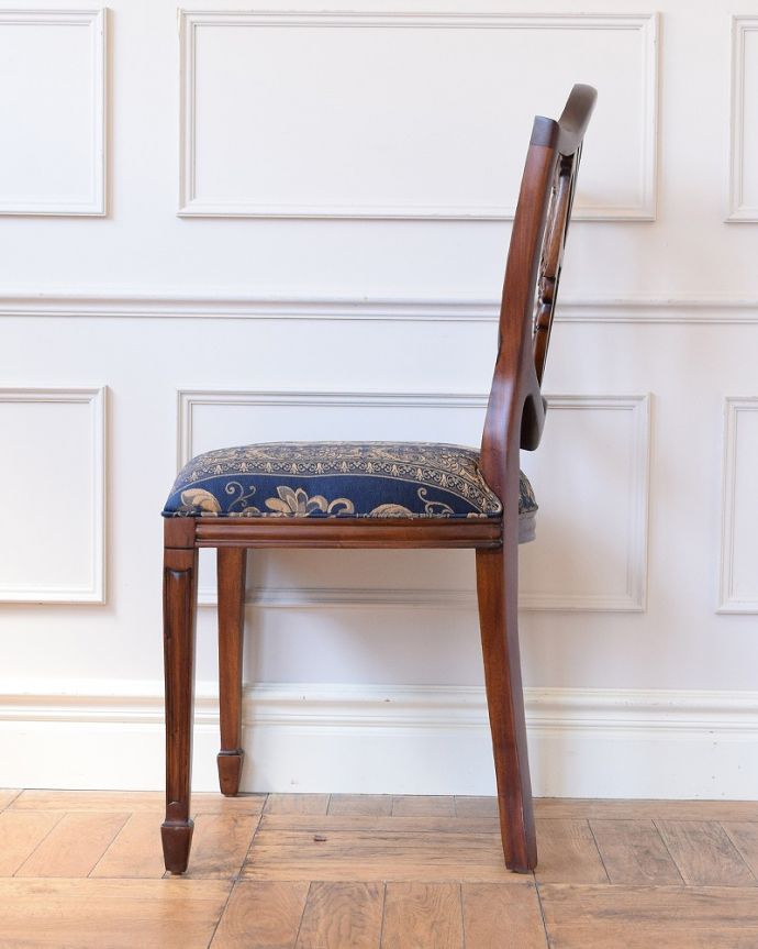 アンティーク調の横顔