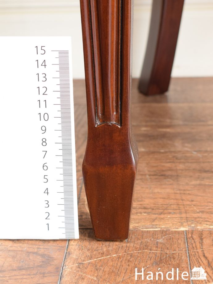 アンティーク風チェアの脚