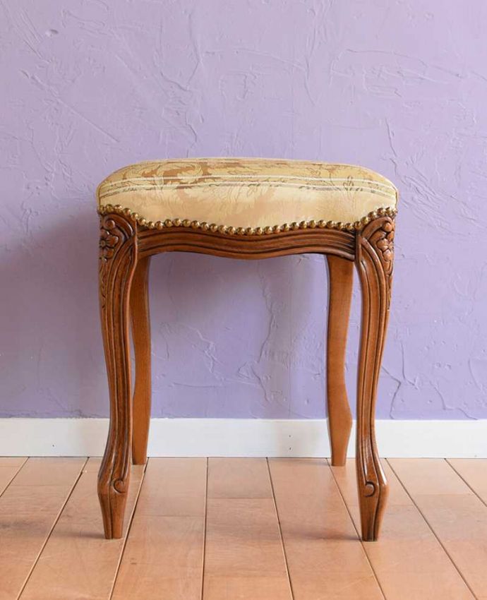 スツールの側面