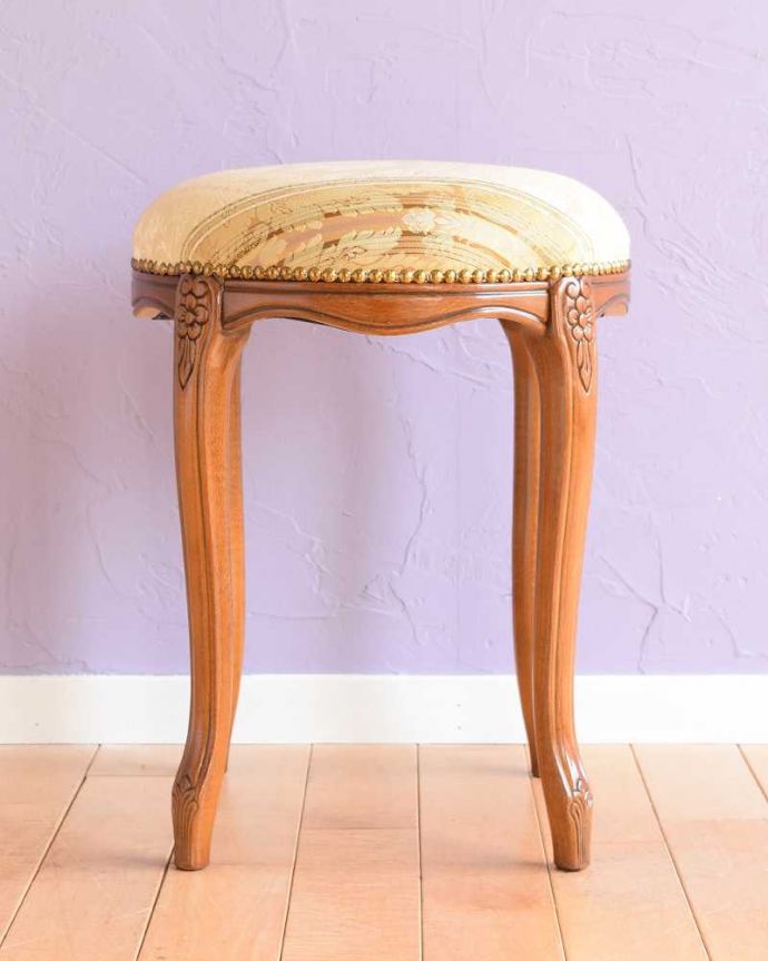 スツールの側面