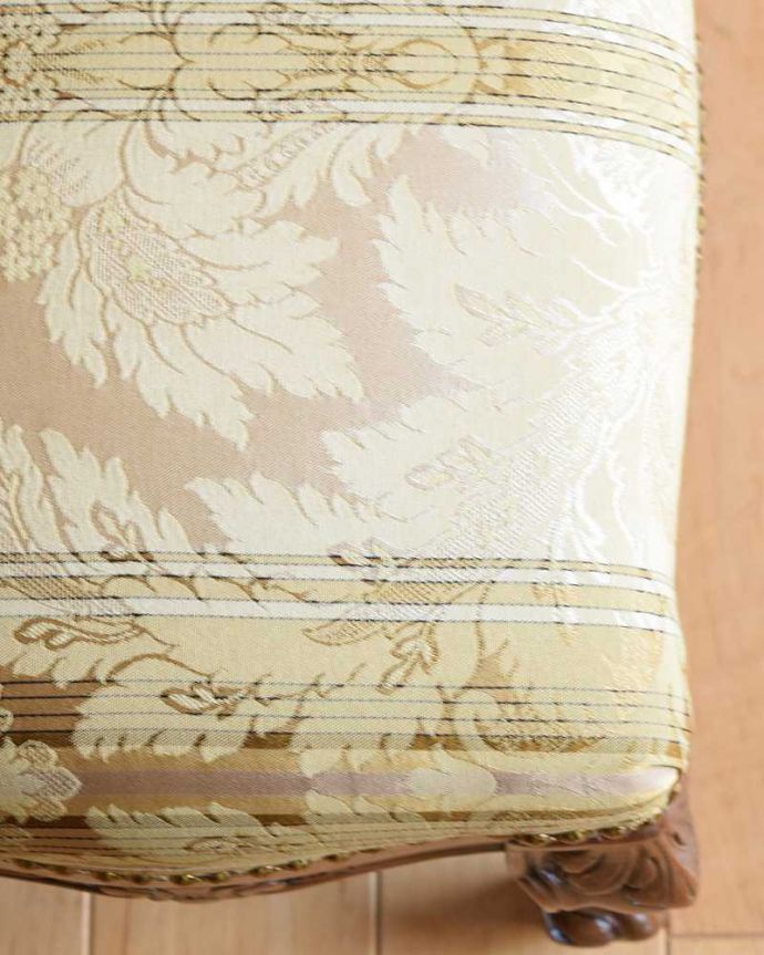 アンティーク調スツールの生地