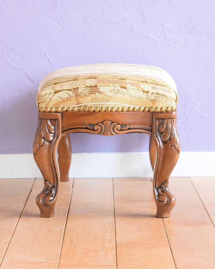 スツールの側面