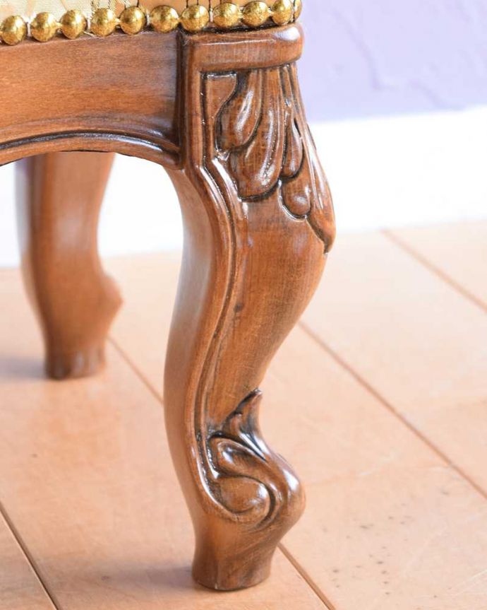 アンティーク調椅子の脚